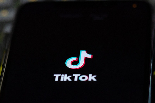 TikTok sbarca offline: Apre un locale pop-up a Londra